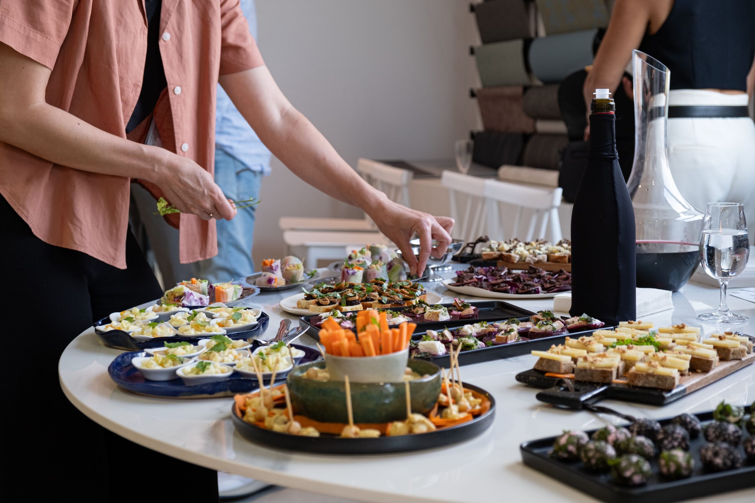 Cours oenologie en équipe pour réaliser des accords mets et vins