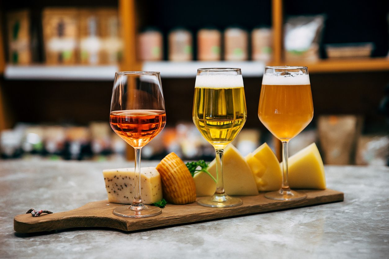 Atelier breuvages et fromages : accords vin, bière et cidre bio avec des fromages artisanaux, à Lille