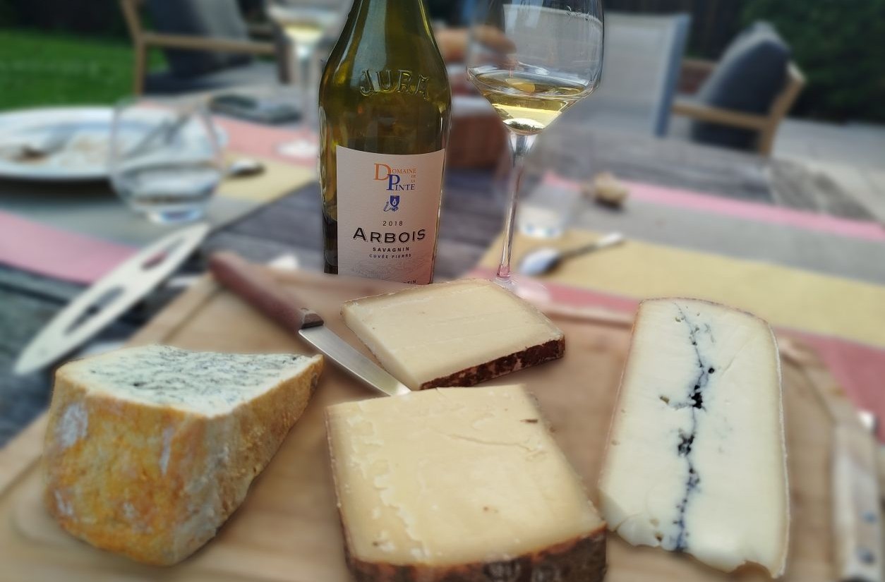 Atelier dégustation de vins et fromages au coeur de la Pévèle, à 20 min de Lille.